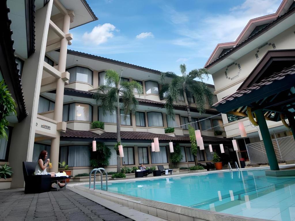 Bentani Hotel & Residence Cirebon Eksteriør billede