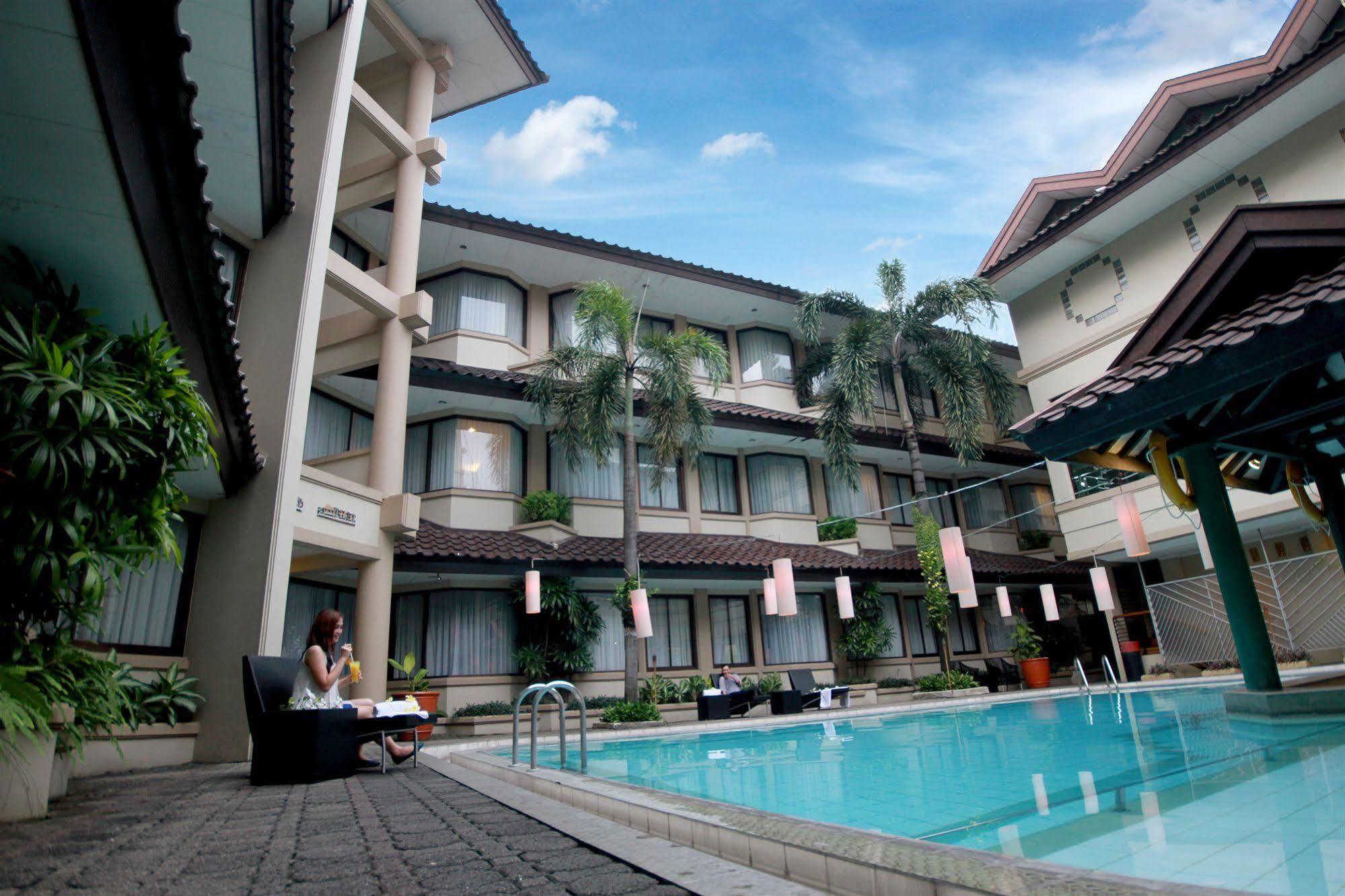 Bentani Hotel & Residence Cirebon Eksteriør billede