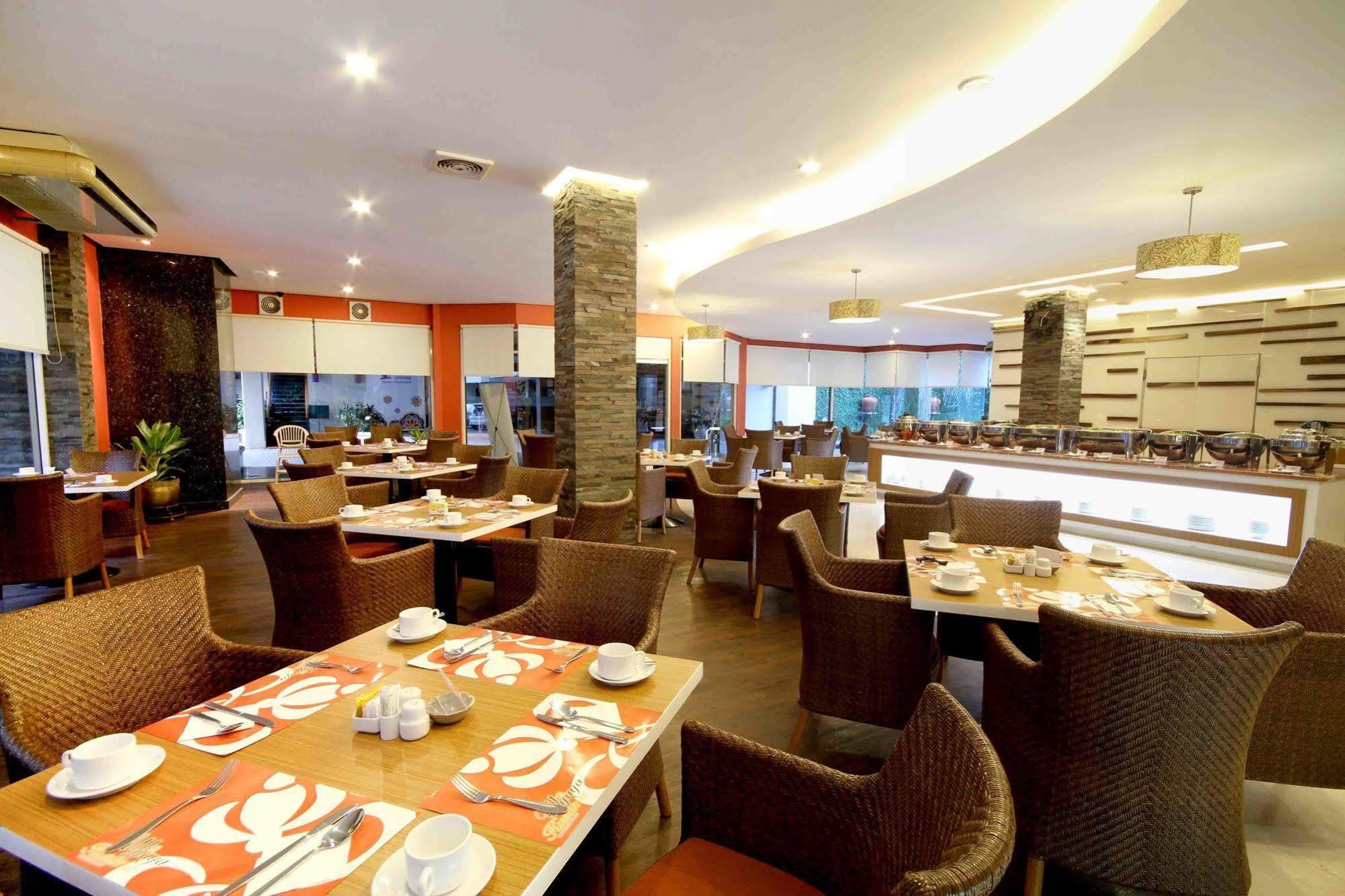 Bentani Hotel & Residence Cirebon Eksteriør billede