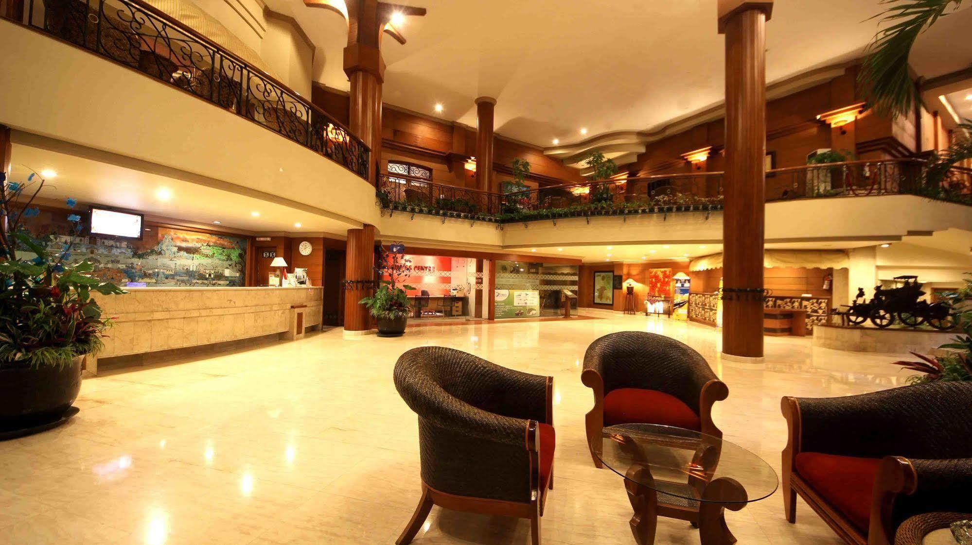 Bentani Hotel & Residence Cirebon Eksteriør billede